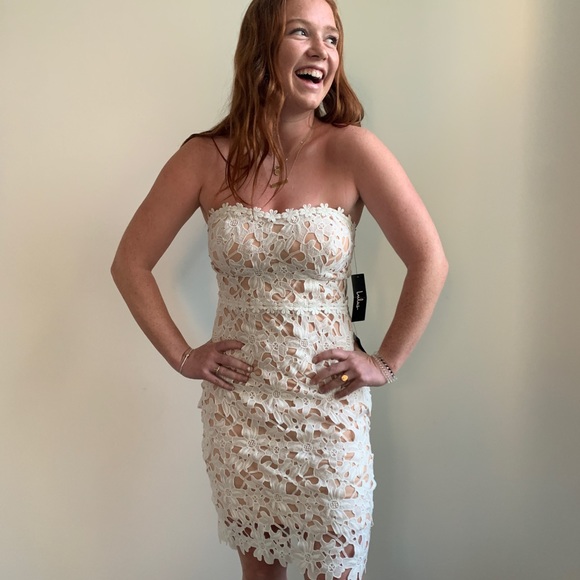 Lulus Dresses & Skirts - White lace cocktail dress